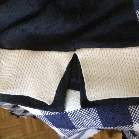 ByLyse Sweater - Picture 2 of 6